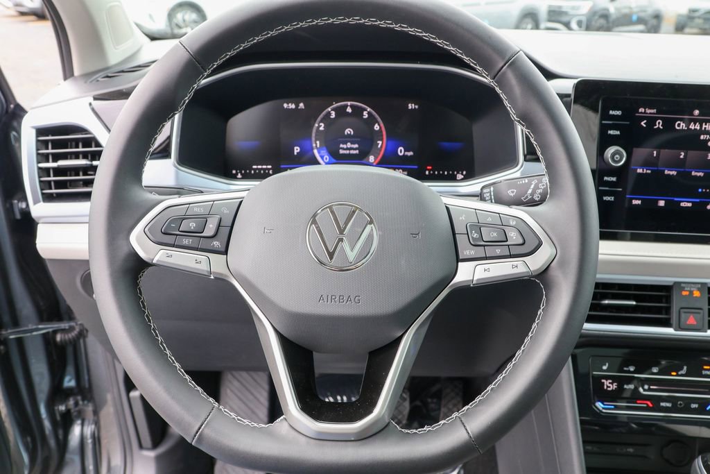 Used 2025 Volkswagen Taos SE image 18