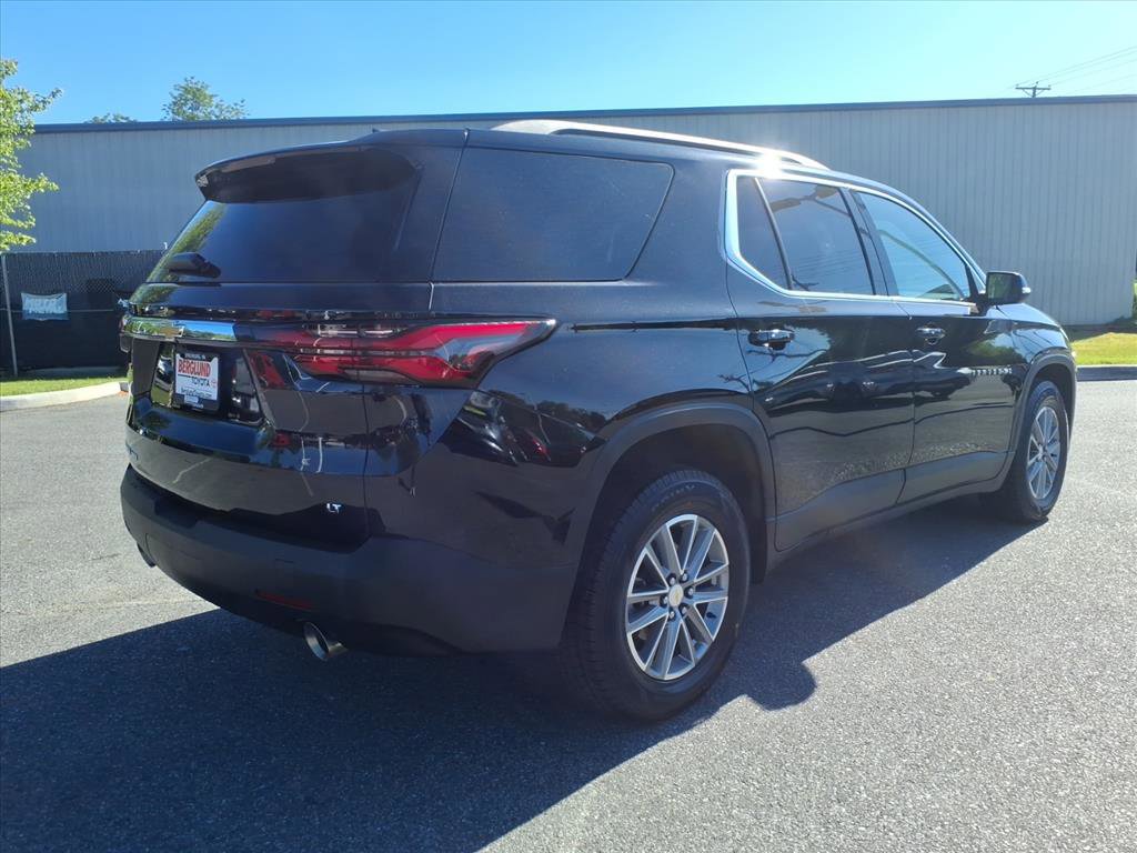 Used 2023 Chevrolet Traverse LT w/ Rear Camera Mirror Package AWD/4WD image 4