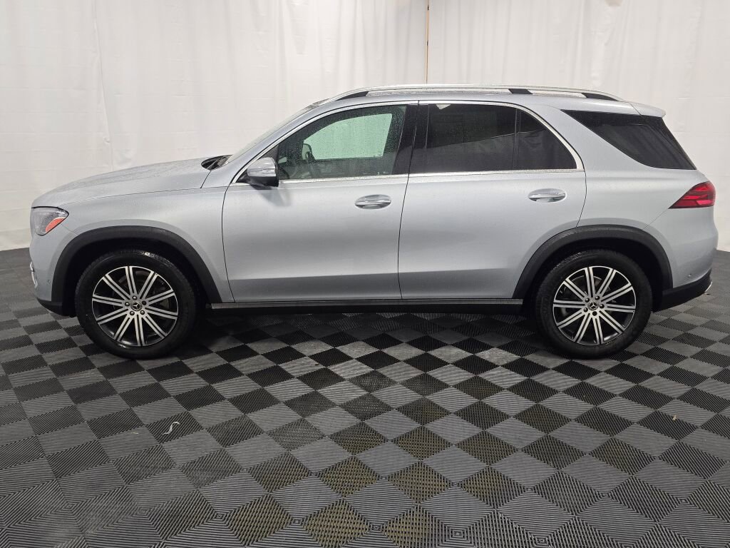 Used 2025 Mercedes-Benz GLE 350 4MATIC image 3