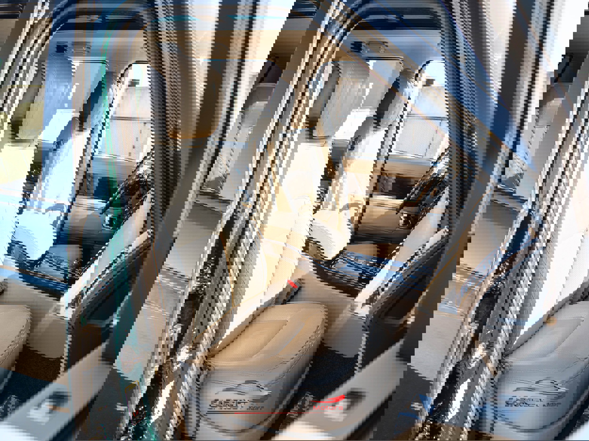 Used 2020 Land Rover Range Rover HSE image 17