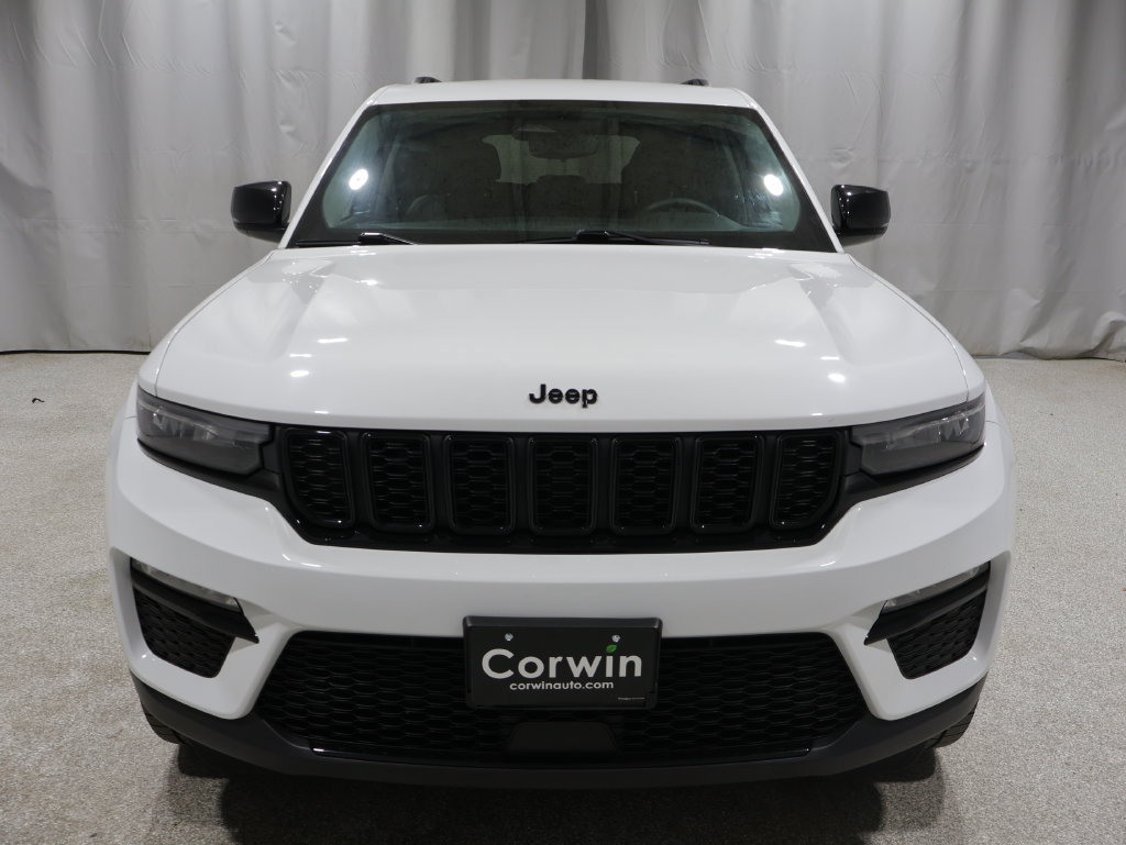 Used 2023 Jeep Grand Cherokee Limited w/ Black Appearance Package AWD/4WD image 8
