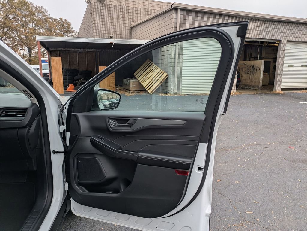 Used 2025 Ford Escape Active image 27