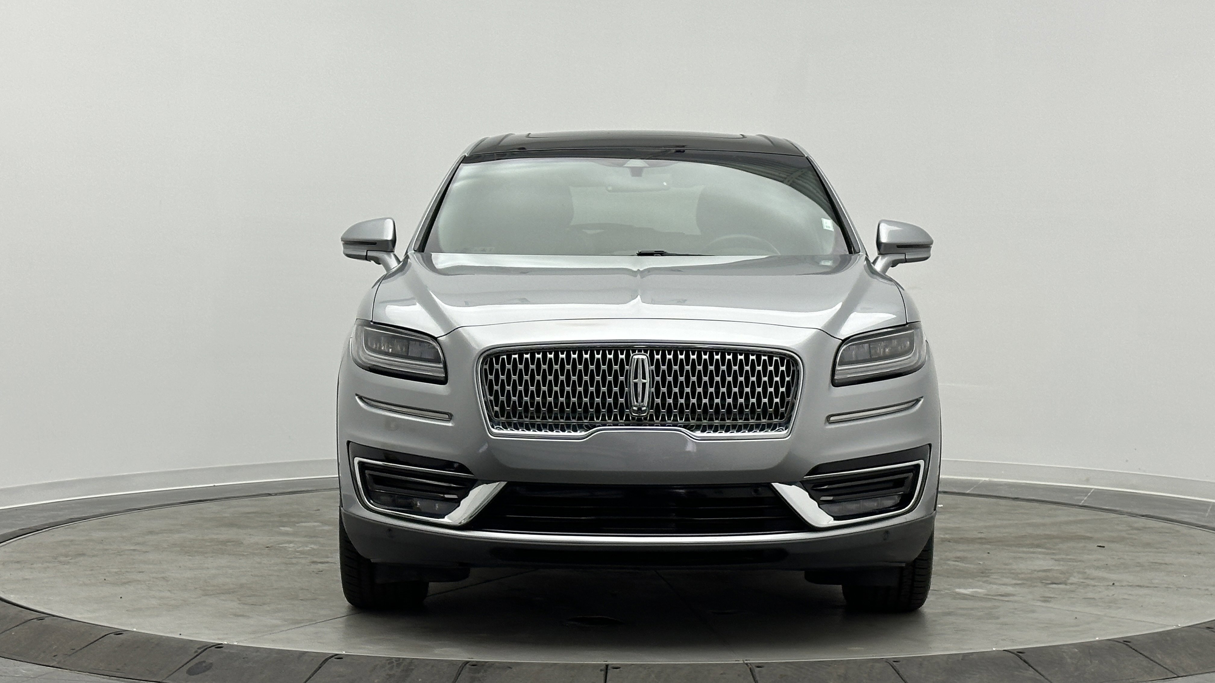 Used 2020 Lincoln Nautilus Reserve w/ Equipment Group 201A image 2