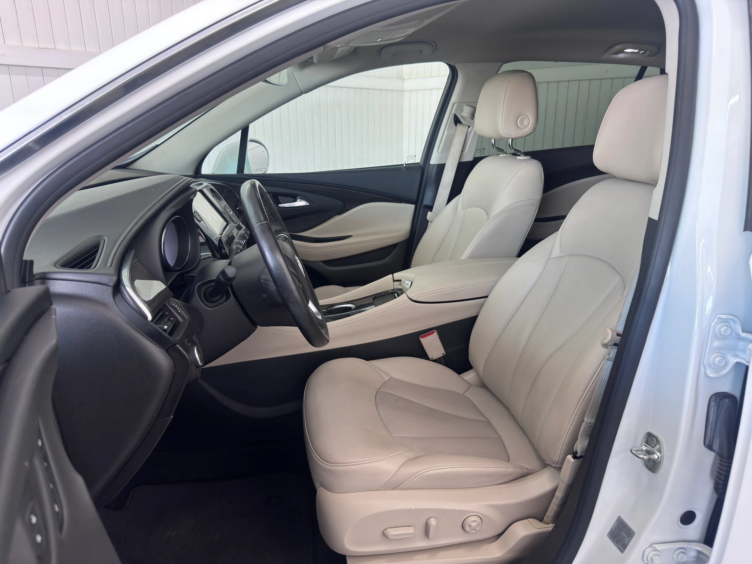 Used 2020 Buick Envision Essence FWD image 9