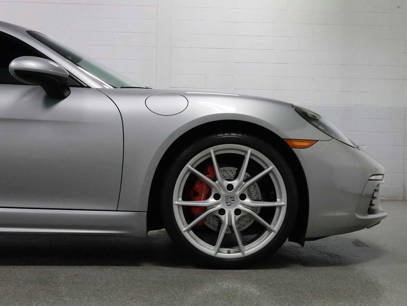 Used 2018 Porsche 718 Cayman S RWD image 11