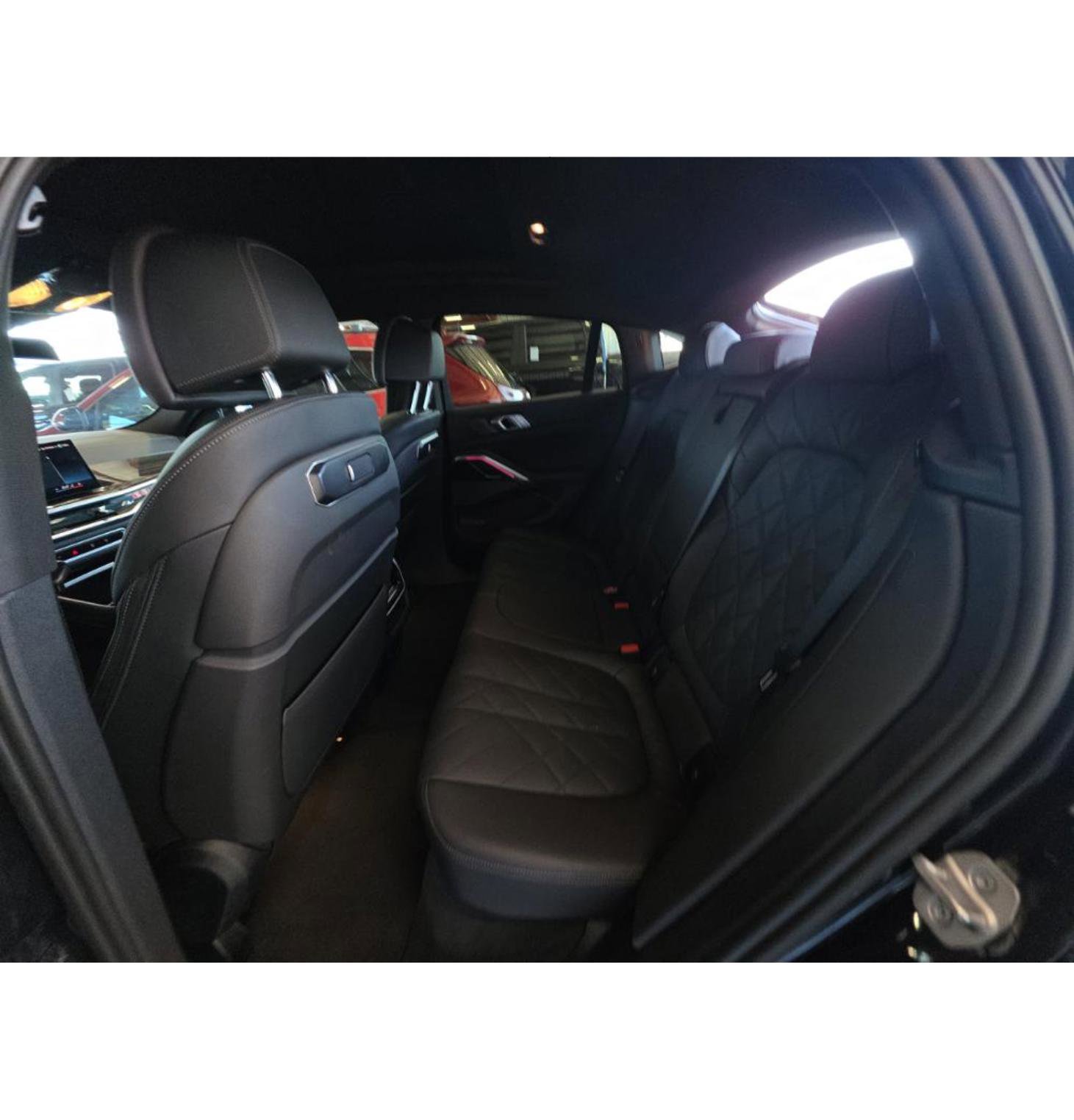 Used 2025 BMW X6 xDrive40i image 22