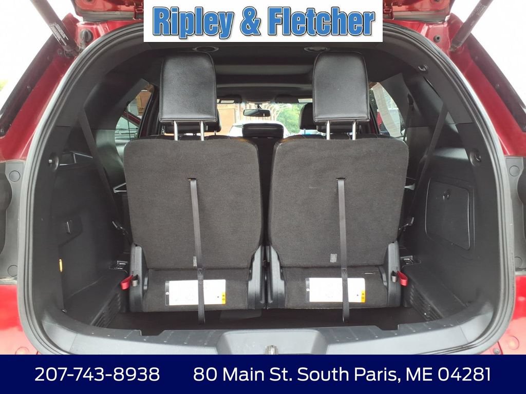 Used 2017 Ford Explorer XLT w/ Equipment Group 202A AWD/4WD image 11