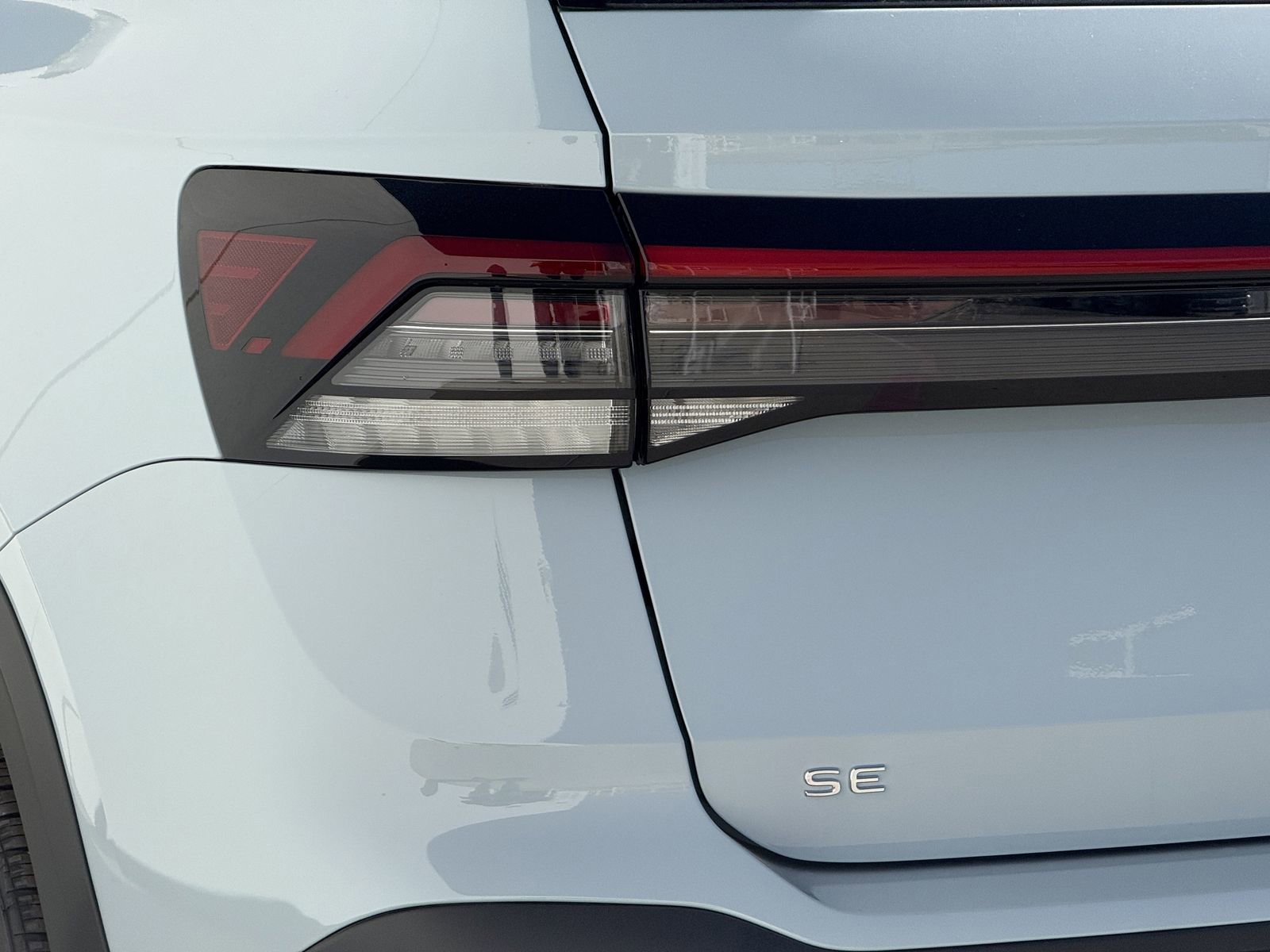 New 2026 Volkswagen Taos SE FWD image 8