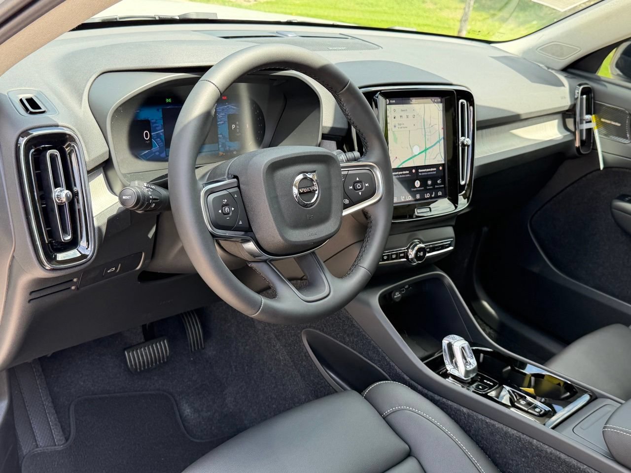 New 2026 Volvo XC40 B5 Plus w/ Climate Package AWD/4WD image 12