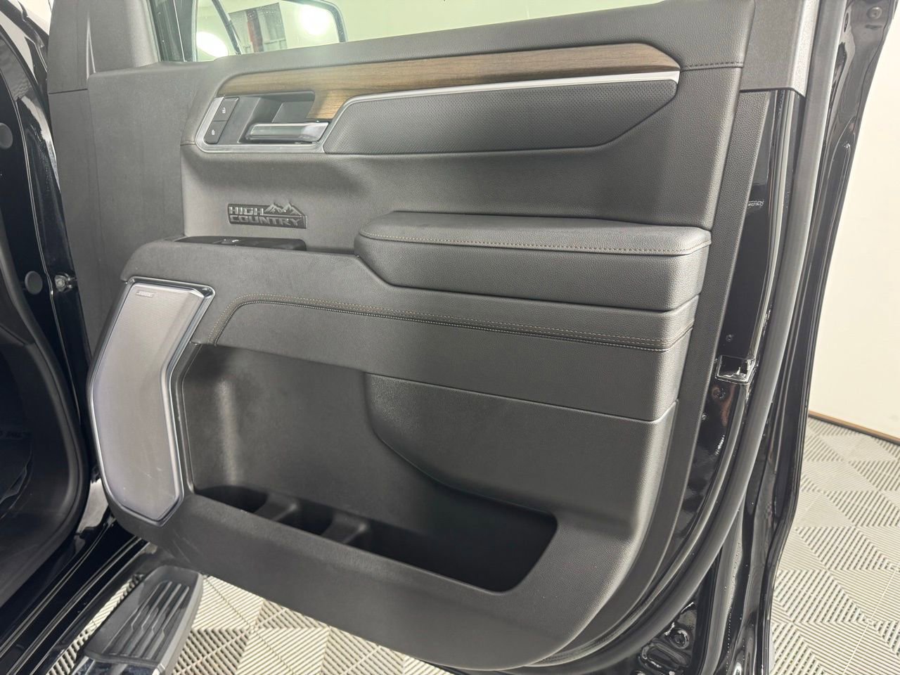 Used 2025 Chevrolet Silverado 1500 High Country w/ Technology Package image 39