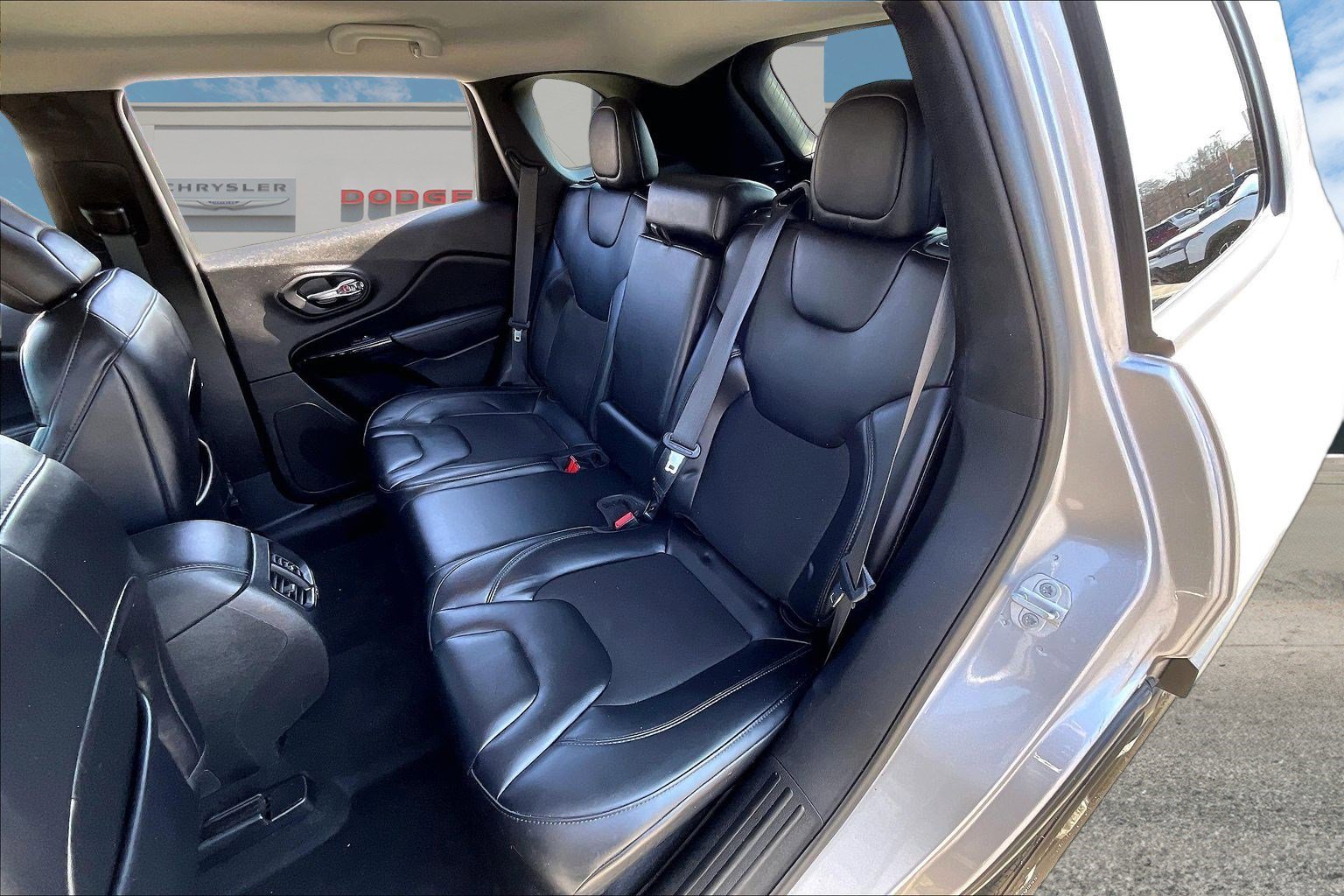 Used 2021 Jeep Cherokee Latitude Plus image 22