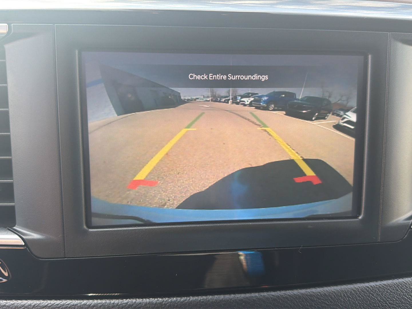 Used 2023 Chrysler Voyager LX FWD image 17