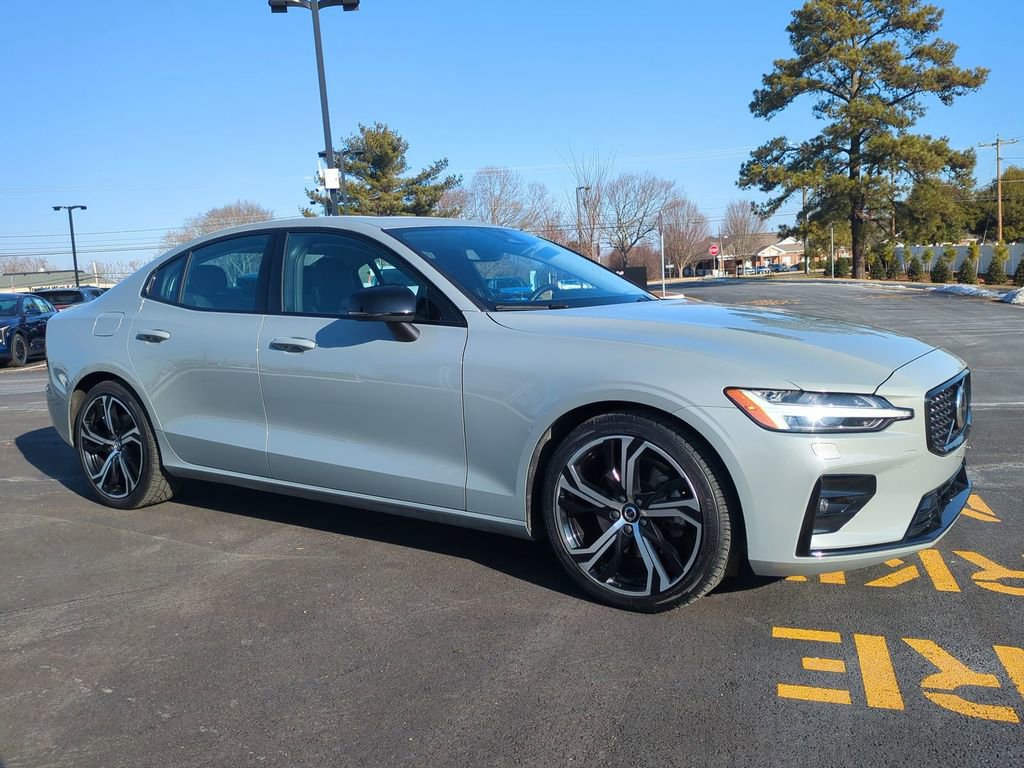 Used 2024 Volvo S60 B5 Core image 2