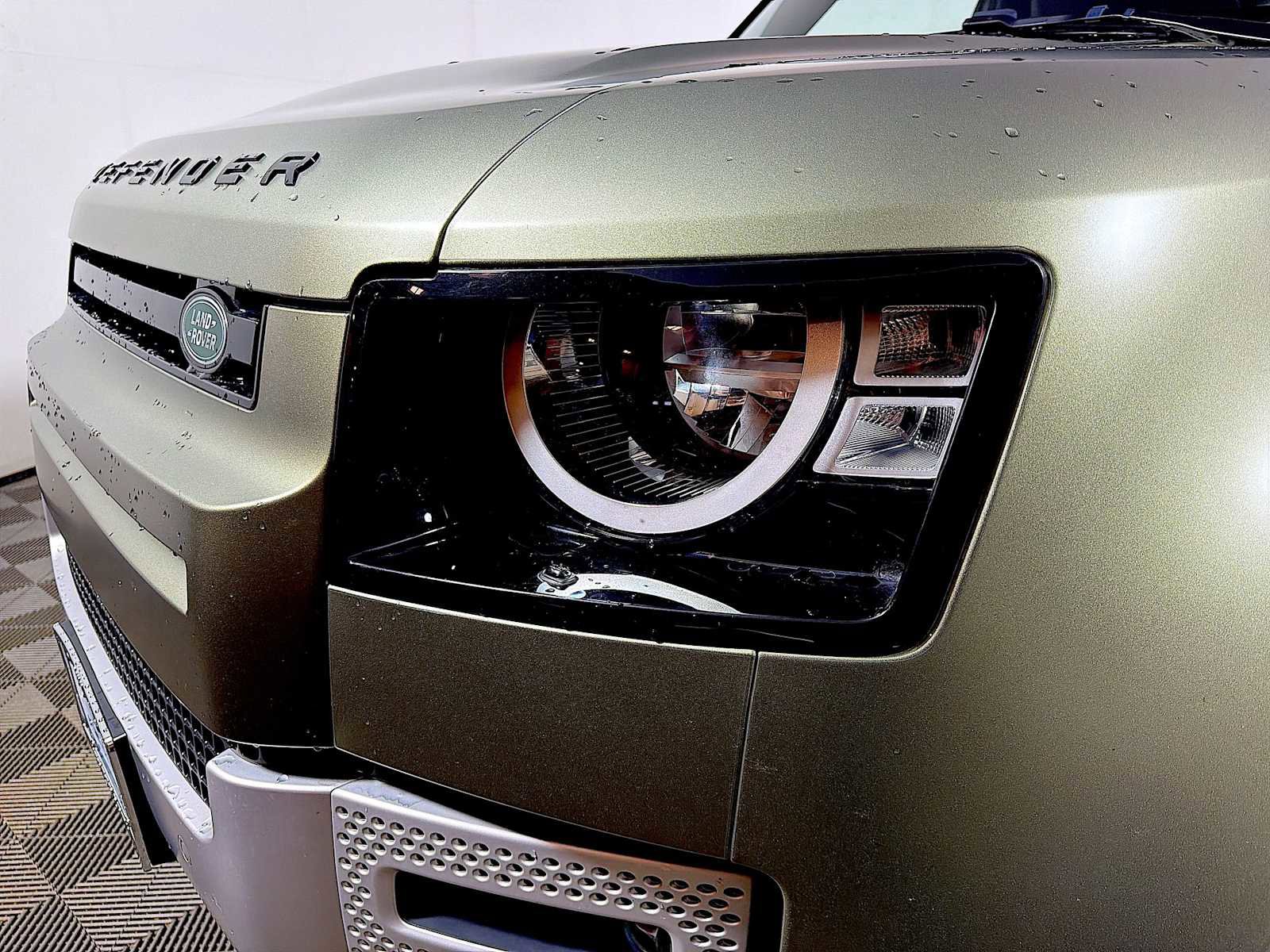 Used 2023 Land Rover Defender 90 S image 26