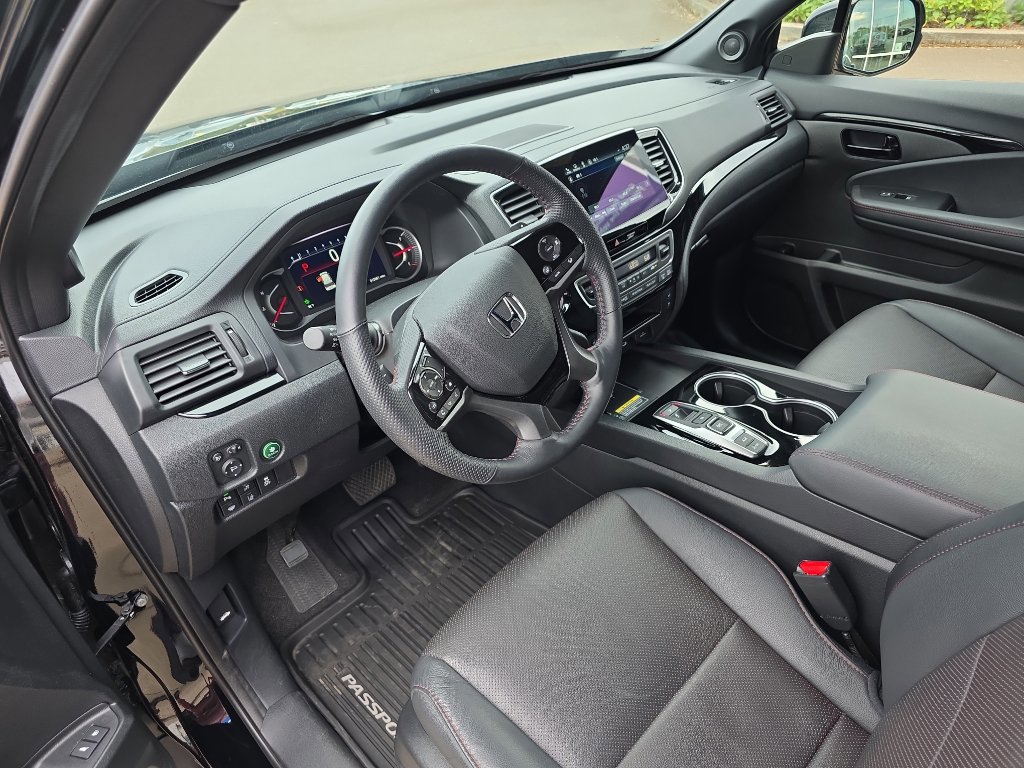 Used 2024 Honda Passport Black Edition image 14