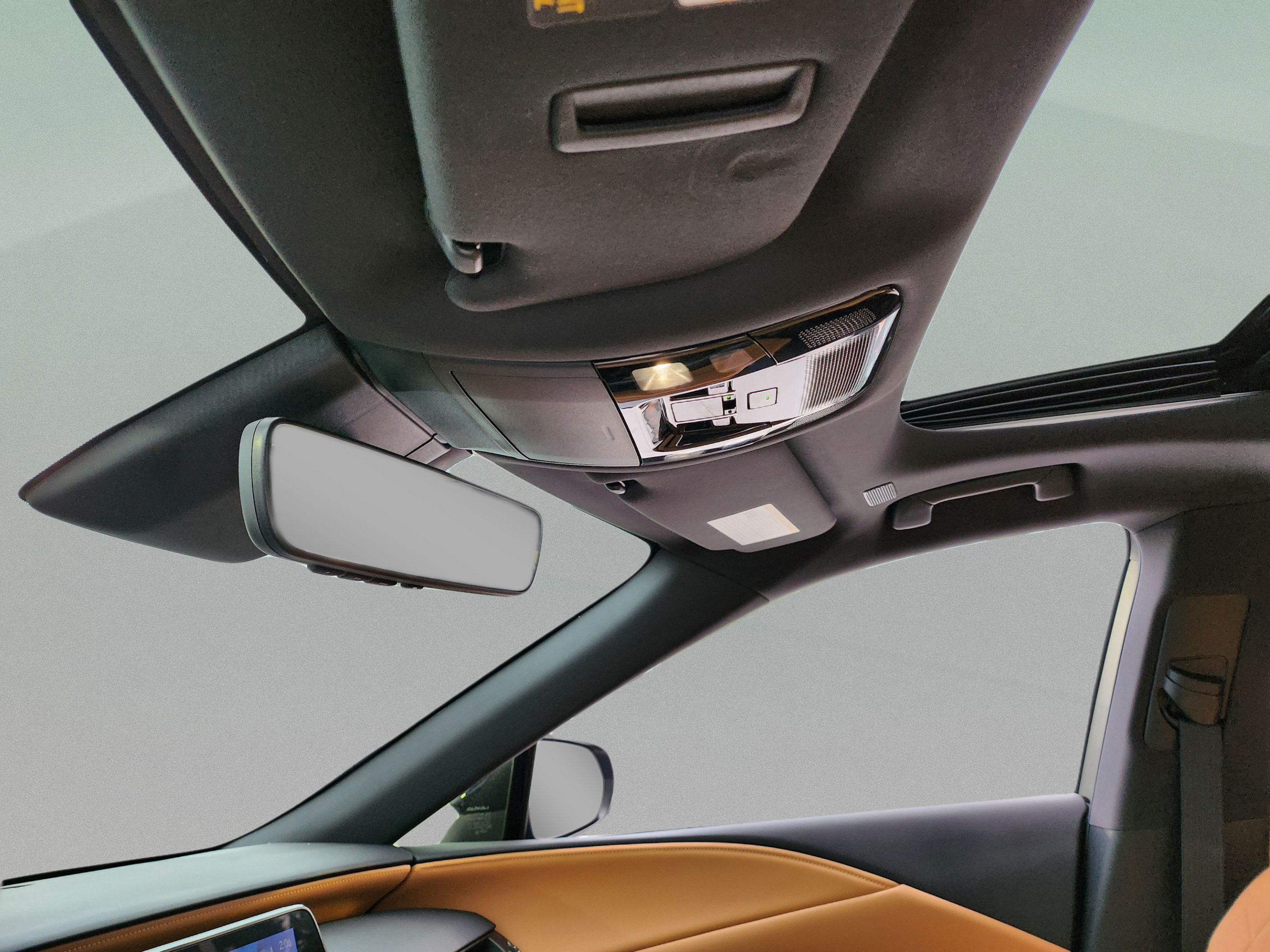 Used 2024 Lexus RX 350 Premium w/ Accessory Package (Z1) FWD image 15