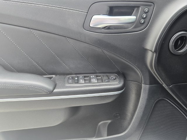 Used 2022 Dodge Charger R/T w/ Plus Group RWD image 25