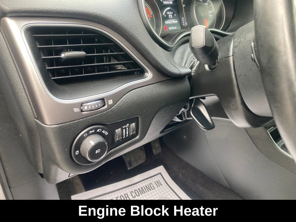 Used 2019 Jeep Cherokee Latitude Plus w/ Cold Weather Group AWD/4WD image 17