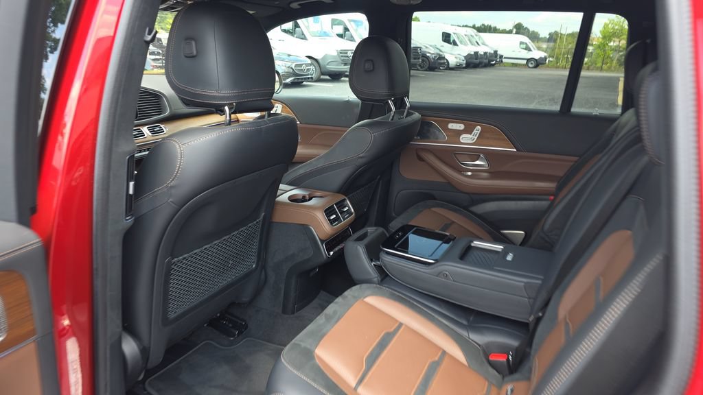 Used 2024 Mercedes-Benz GLS 63 AMG 4MATIC image 23