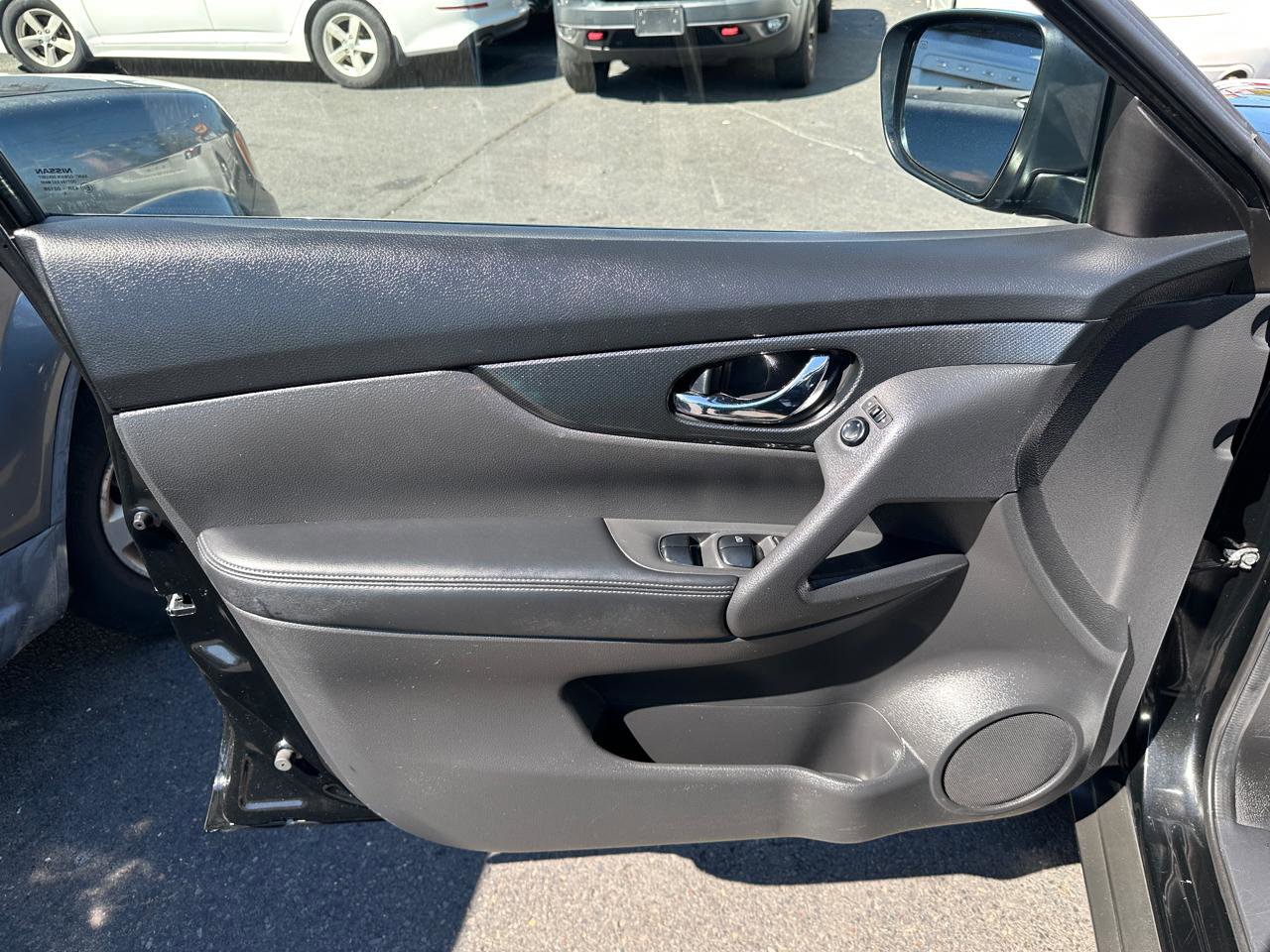 Used 2016 Nissan Rogue SL AWD/4WD image 10