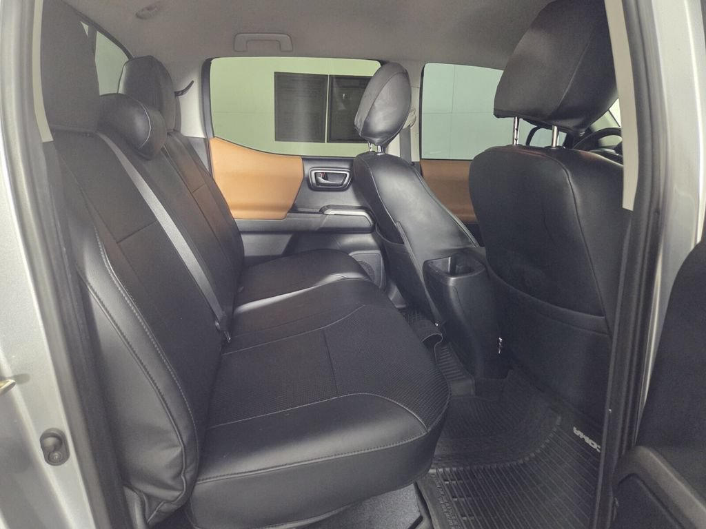 Used 2017 Toyota Tacoma TRD Sport RWD image 29