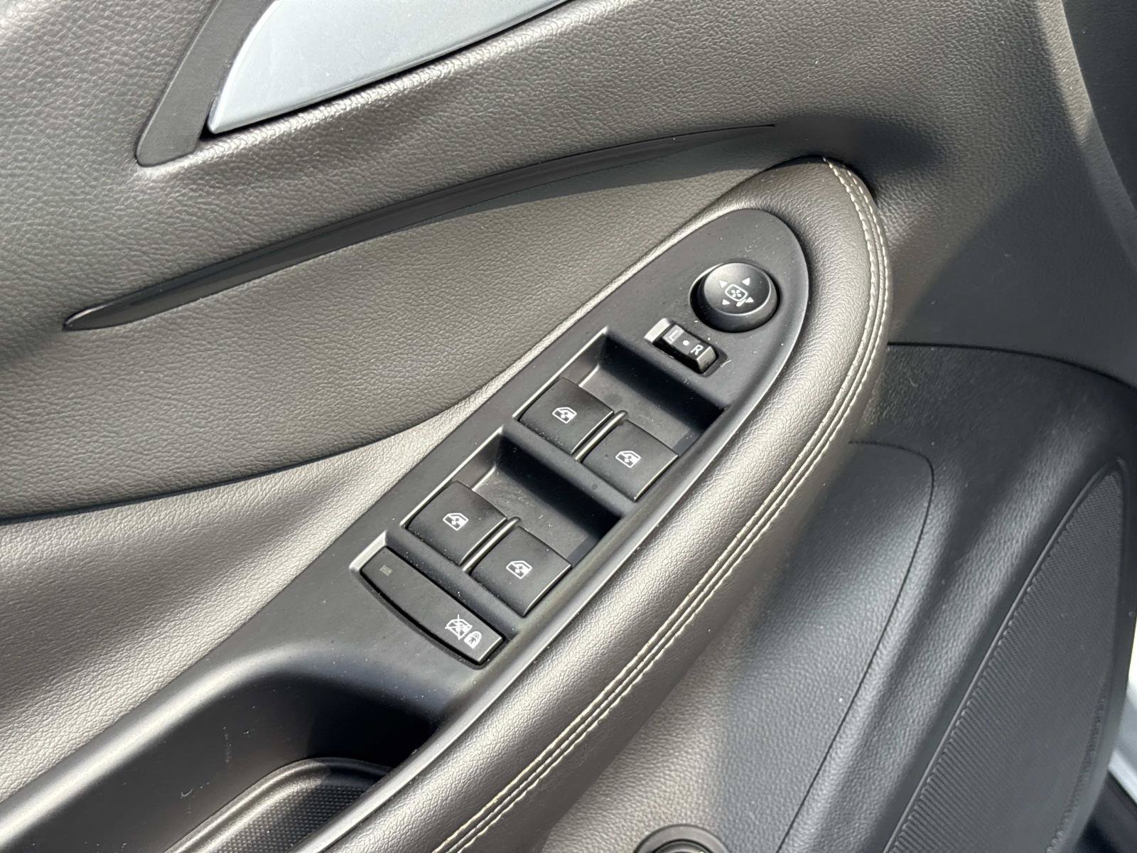 Used 2017 Buick Envision Essence FWD image 14