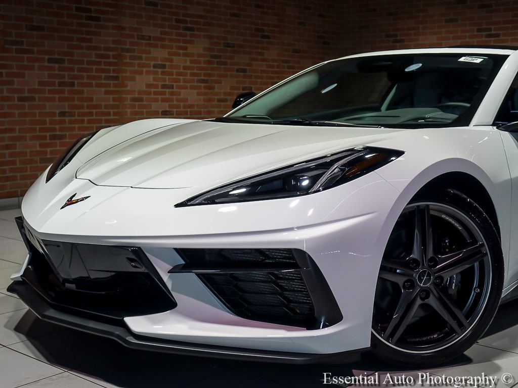 Used 2024 Chevrolet Corvette Stingray Premium Cpe RWD image 3