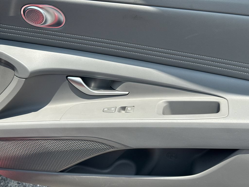 Certified 2026 Hyundai Elantra Sport FWD image 17