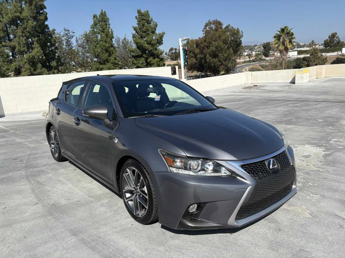 Used 2015 Lexus CT 200h image 40