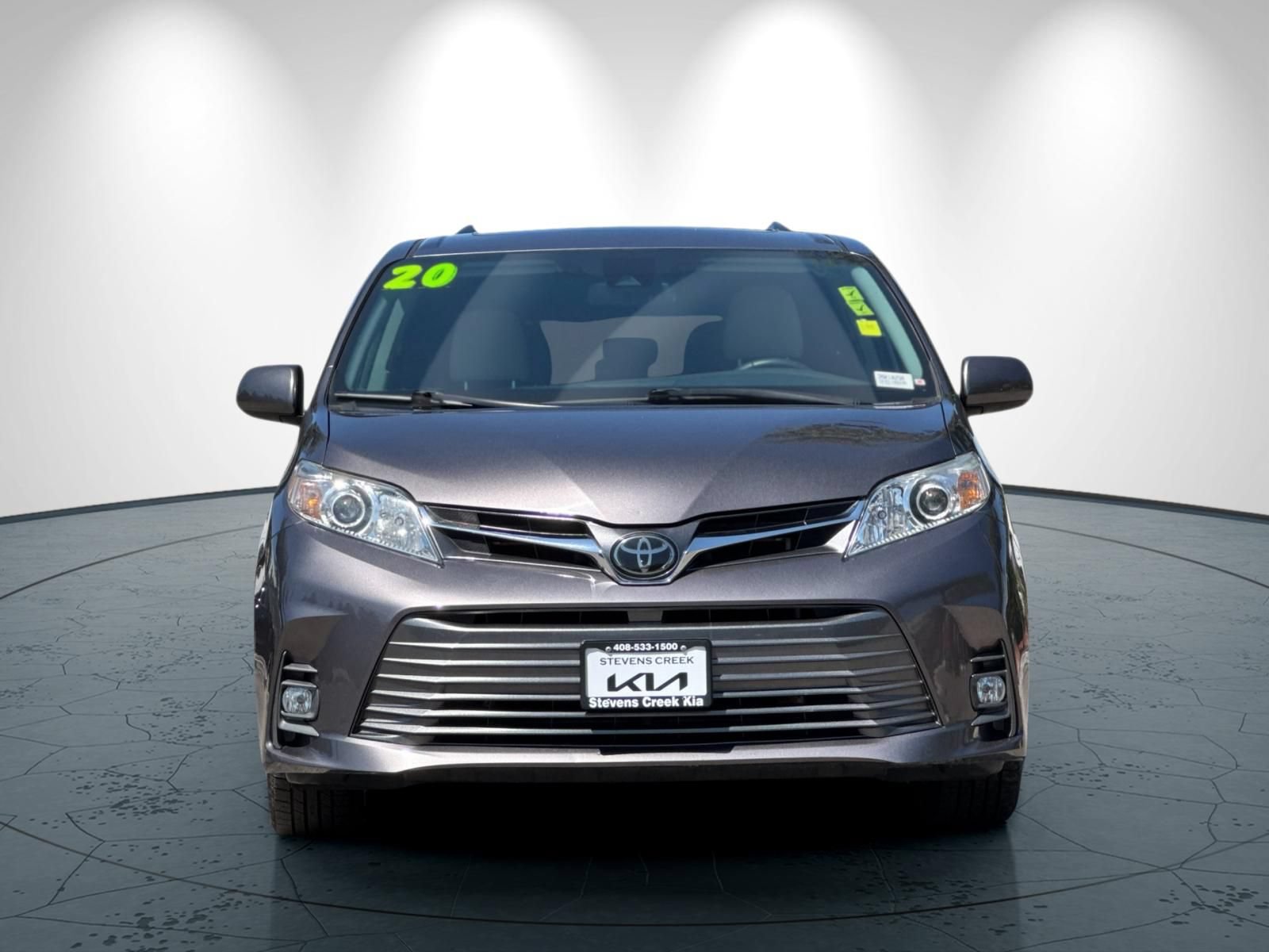 Used 2020 Toyota Sienna XLE w/ XLE Navigation Package FWD image 9