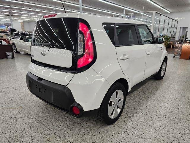 Used 2014 Kia Soul FWD image 4