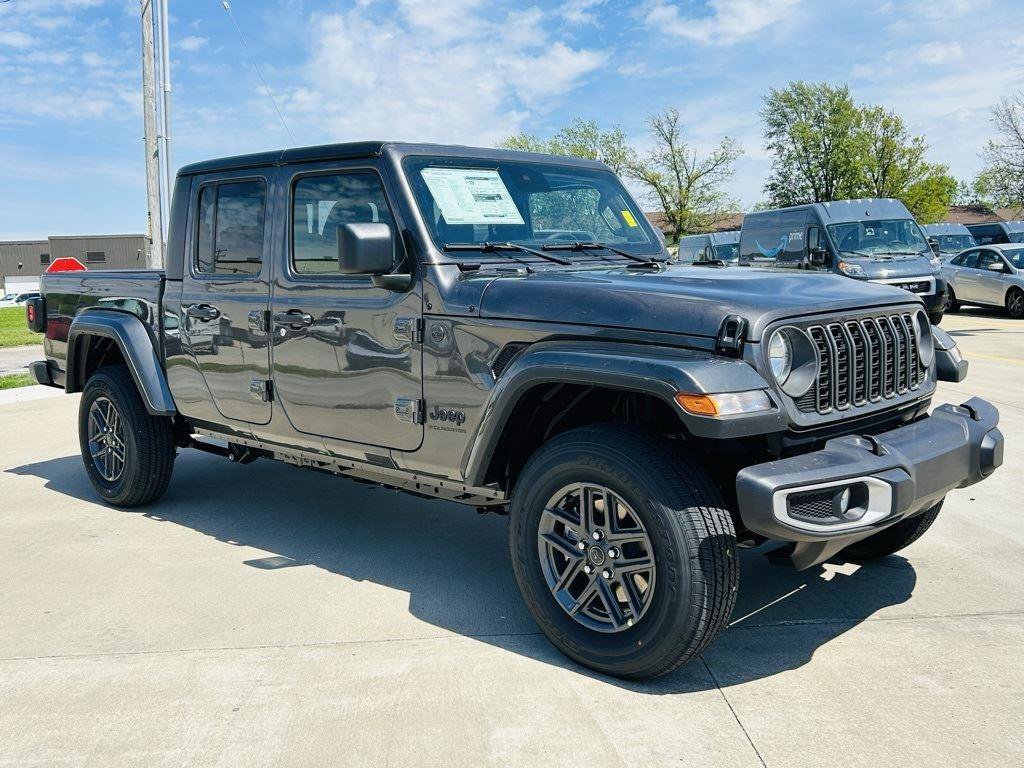 New 2025 Jeep Gladiator Sport image 2