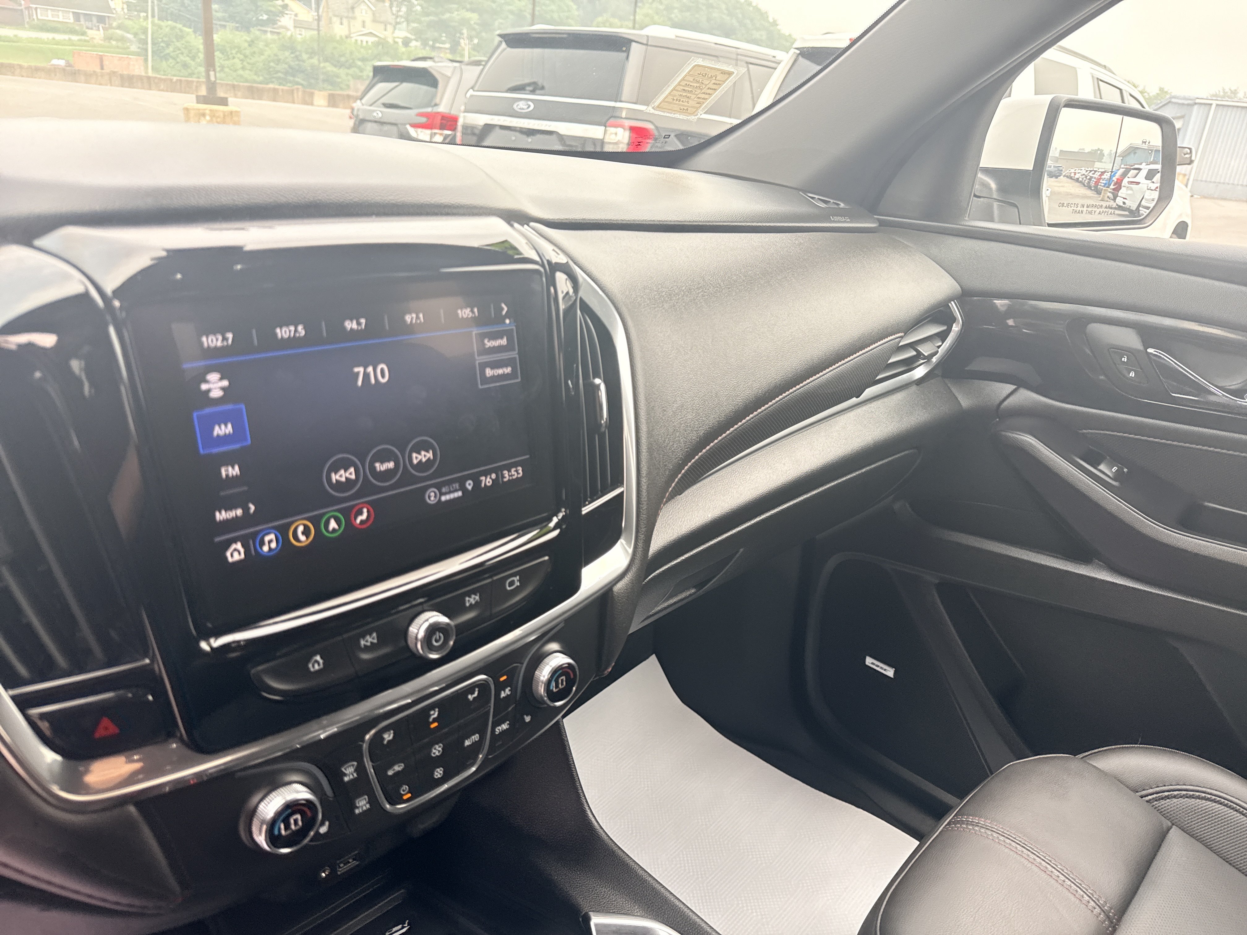Used 2023 Chevrolet Traverse RS AWD/4WD image 7