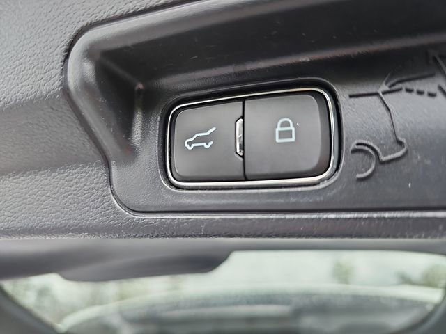 Used 2021 Ford Explorer XLT w/ Equipment Group 202A image 16