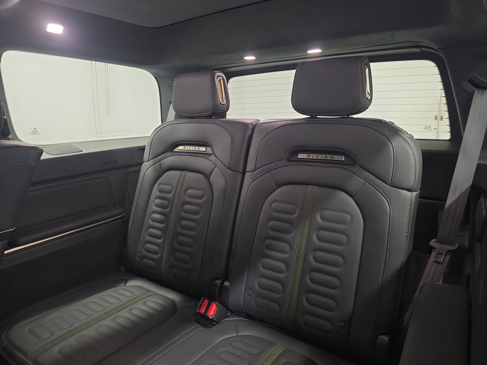 Used 2024 Rivian R1S Adventure AWD/4WD image 22