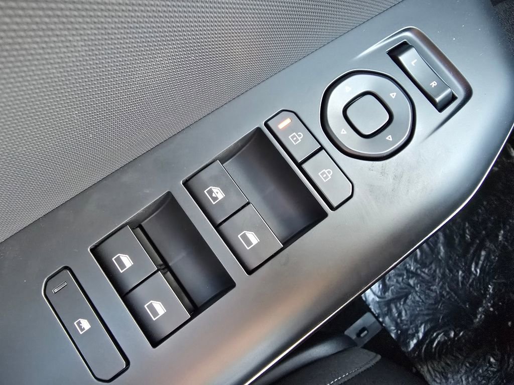 New 2025 Kia K4 LXS image 21