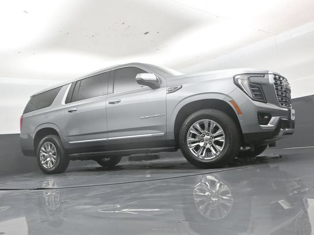Used 2025 GMC Yukon XL Denali AWD/4WD image 42