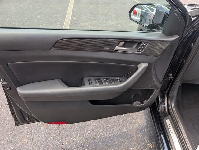 Used 2019 Hyundai Sonata Limited FWD image 14