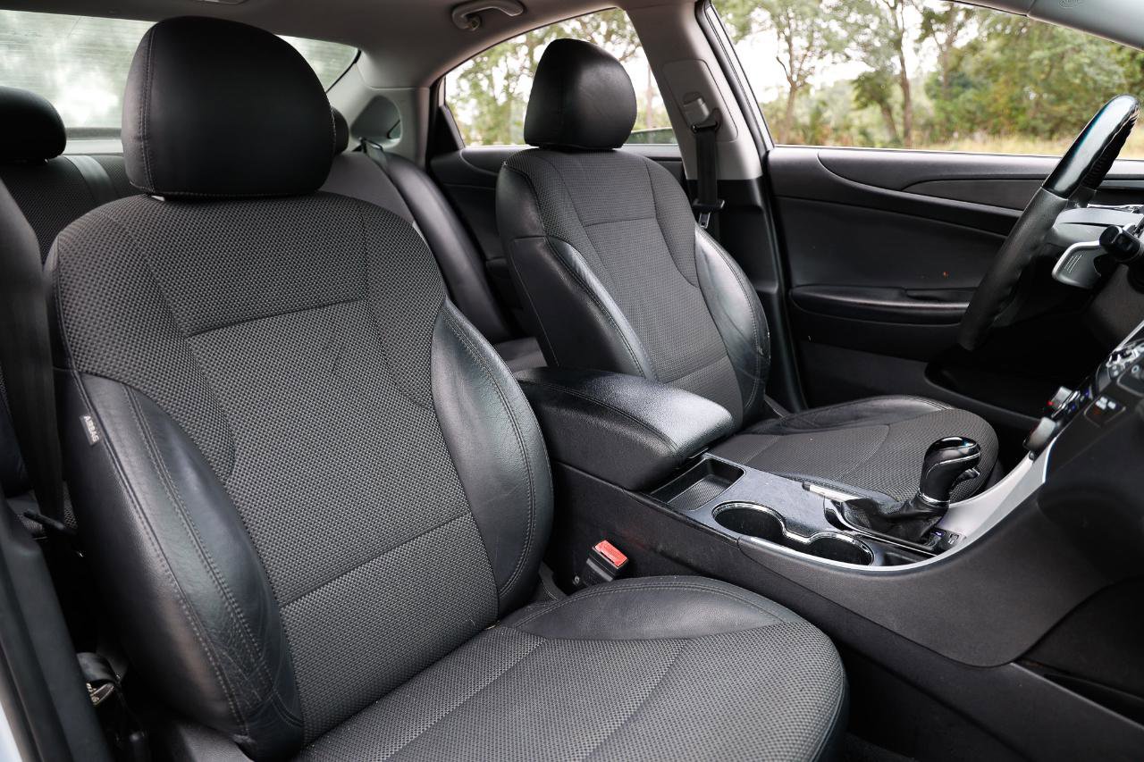 Used 2011 Hyundai Sonata SE w/ Navigation & Sunroof Pkg 4 FWD image 18
