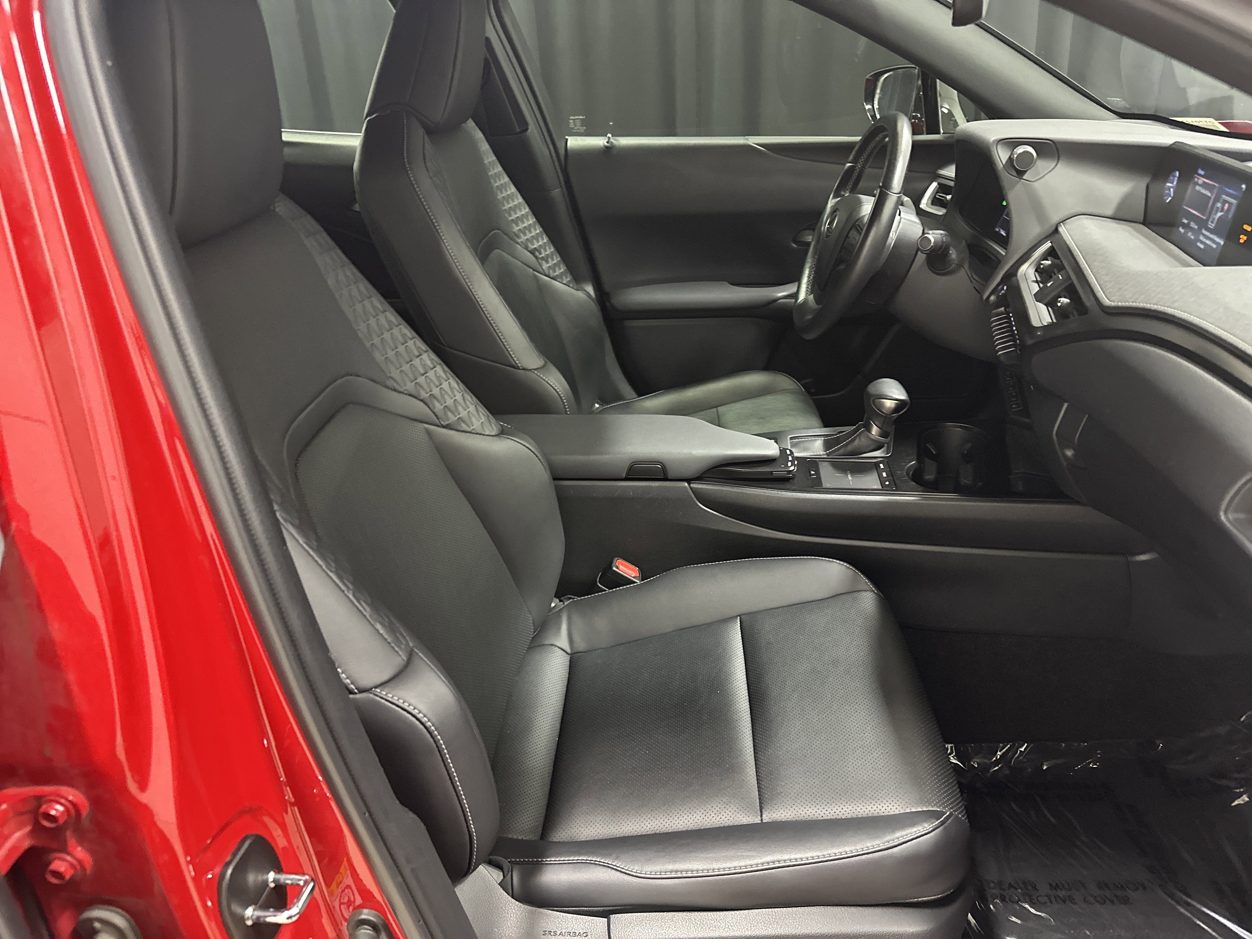 Used 2019 Lexus UX 250h w/ Premium Package image 33