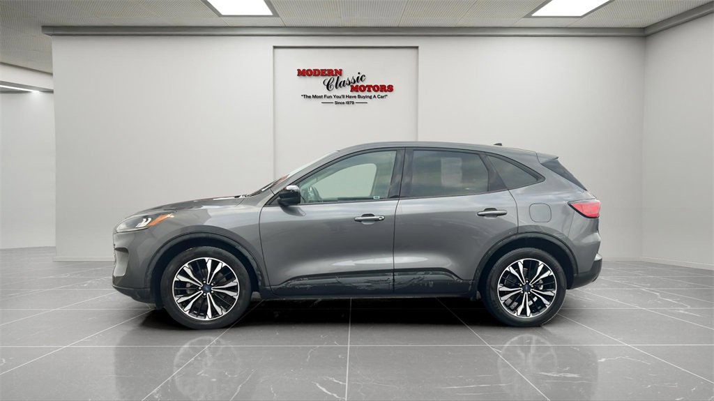 Used 2022 Ford Escape SE w/ SE Sport Appearance Package image 4