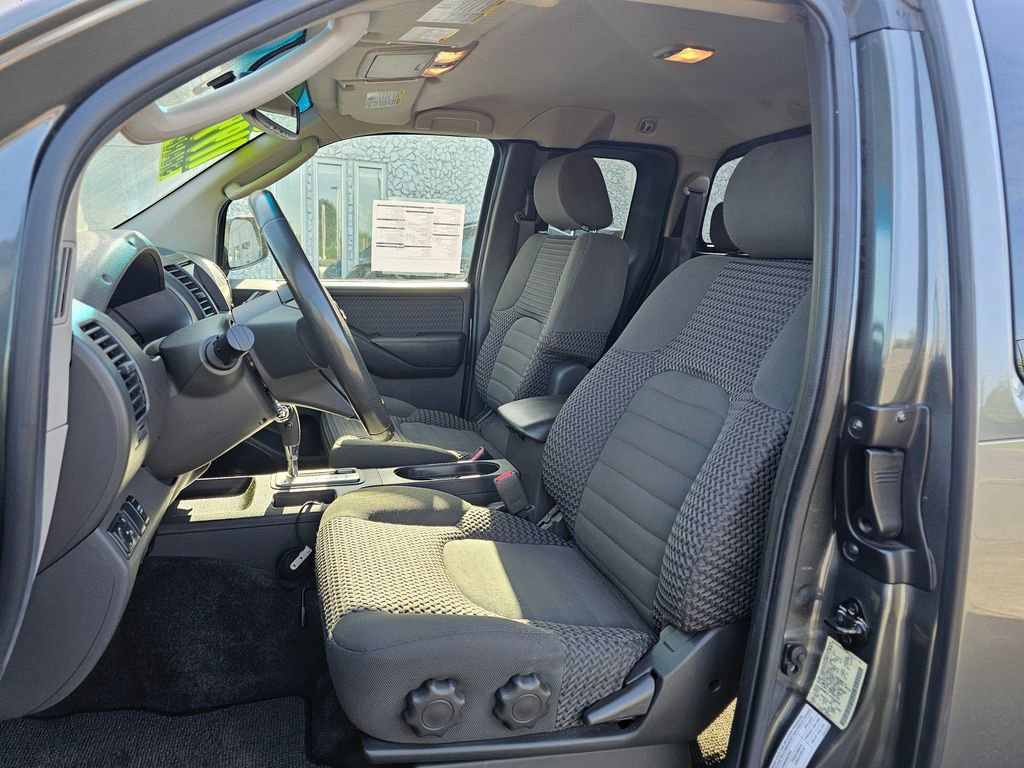 Used 2005 Nissan Frontier LE w/ (T01) Traction Pkg AWD/4WD image 18