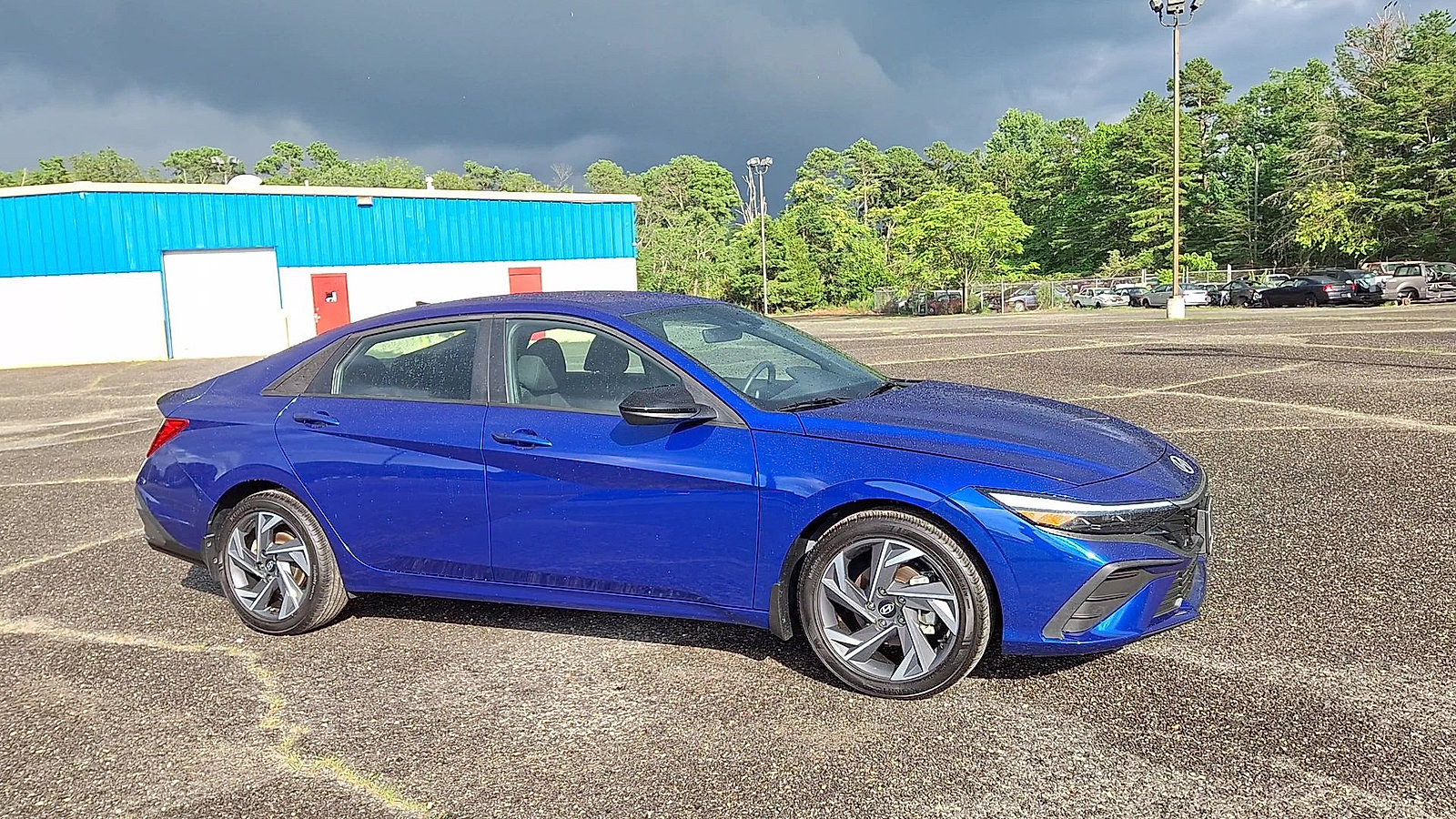 Used 2025 Hyundai Elantra Sport FWD image 2