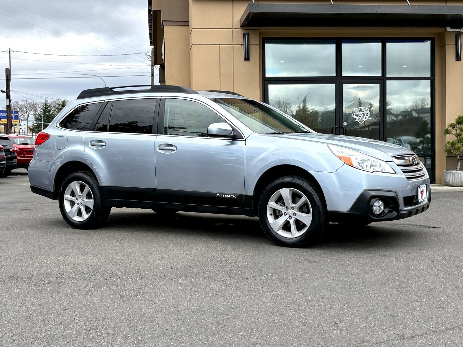 Used 2013 Subaru Outback 2.5i Premium w/ All-Weather Pkg AWD/4WD image 1