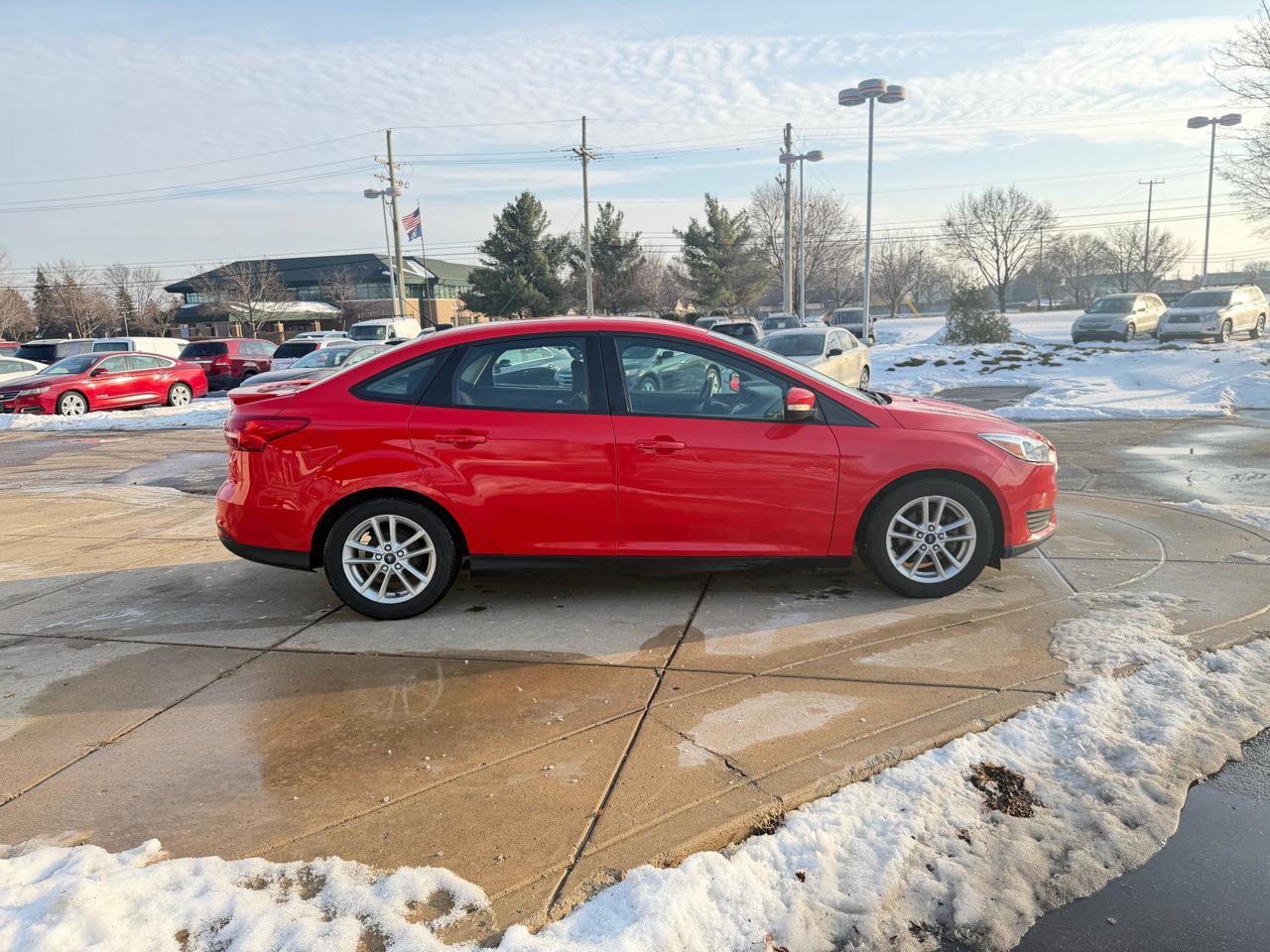 Used 2016 Ford Focus SE image 4