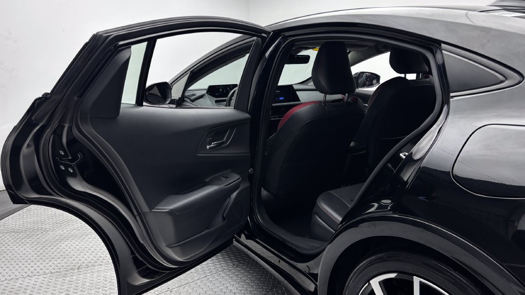 Certified 2023 Toyota Prius Prime FWD image 31