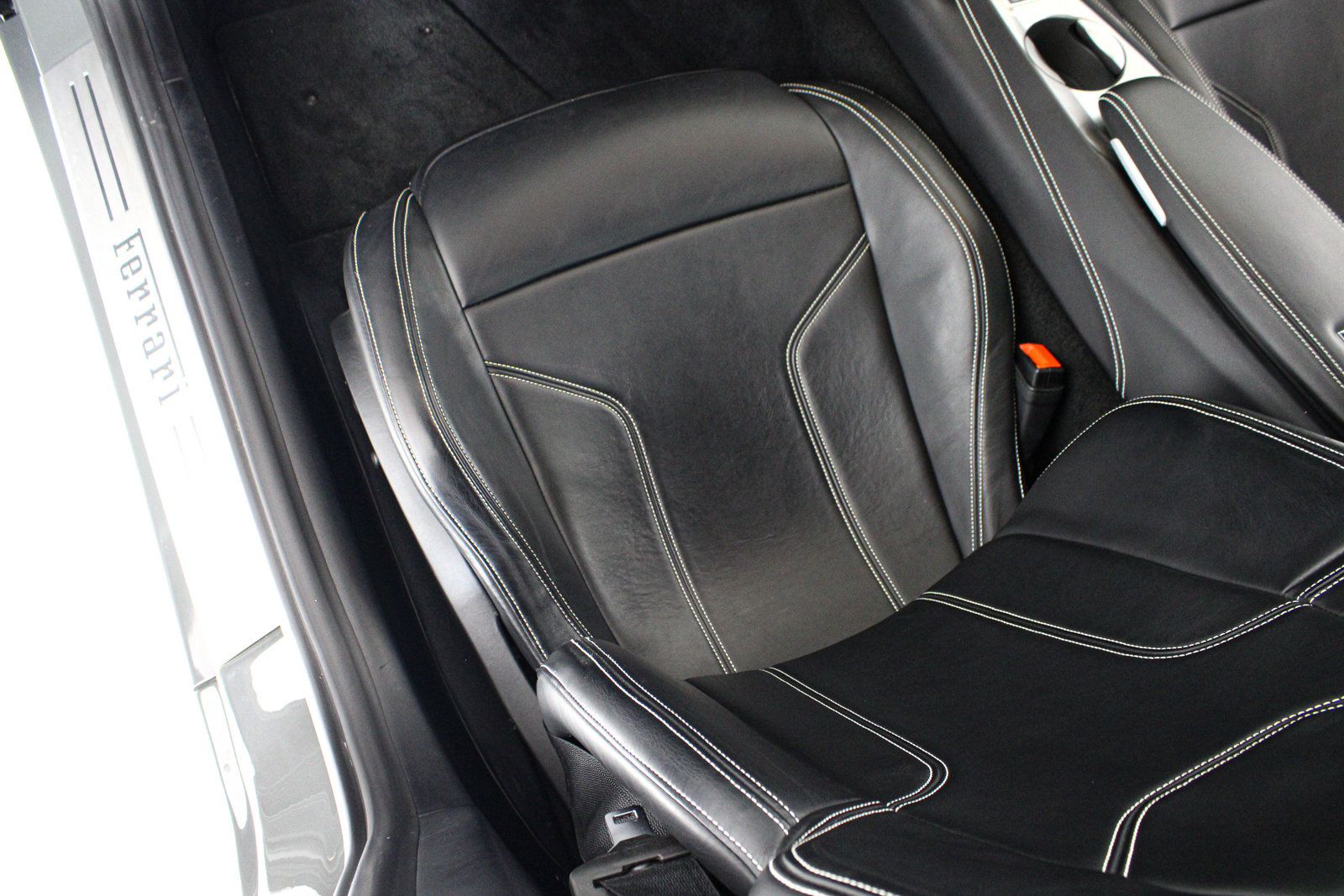 Used 2015 Ferrari F12 Berlinetta RWD image 35