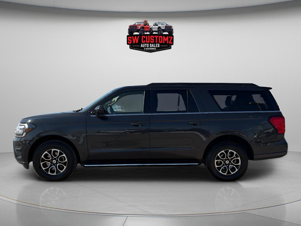 Used 2023 Ford Expedition Max XLT image 4