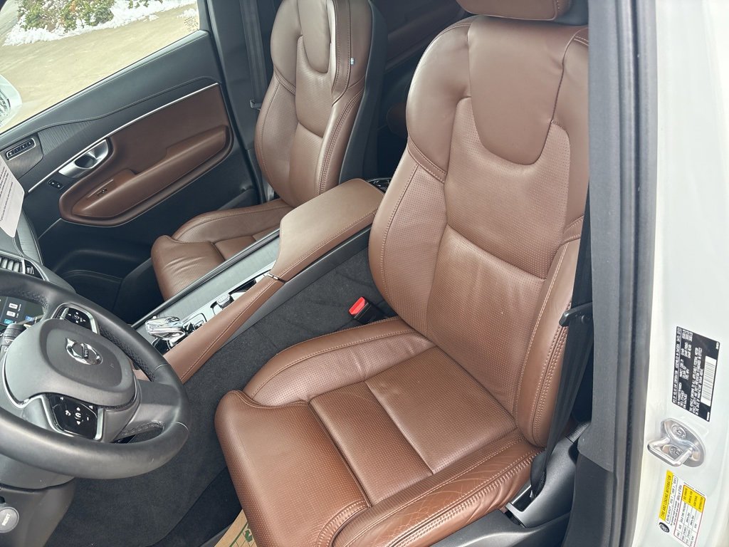 Certified 2024 Volvo XC90 T8 Ultimate w/ Protection Package Premier image 21