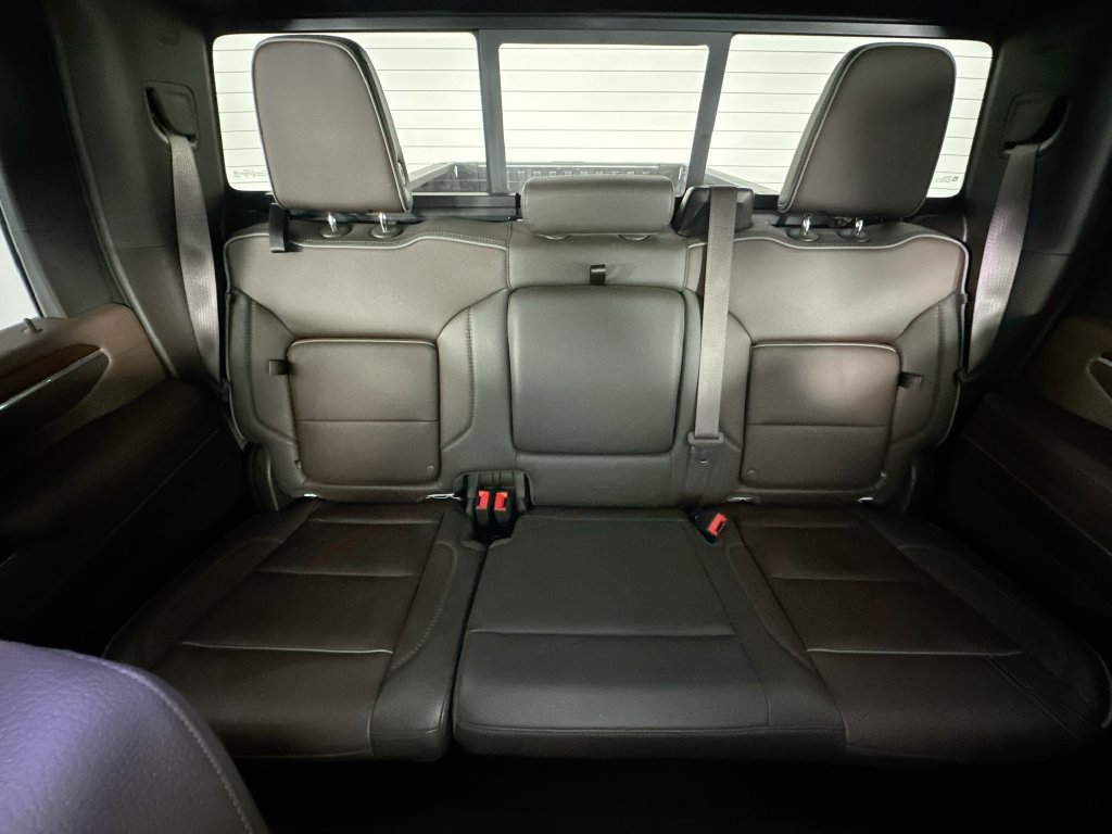 Used 2024 GMC Sierra 3500 Denali AWD/4WD image 13